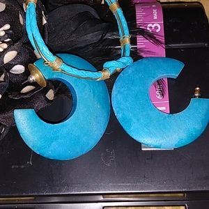 Boutique earrings & bracelet